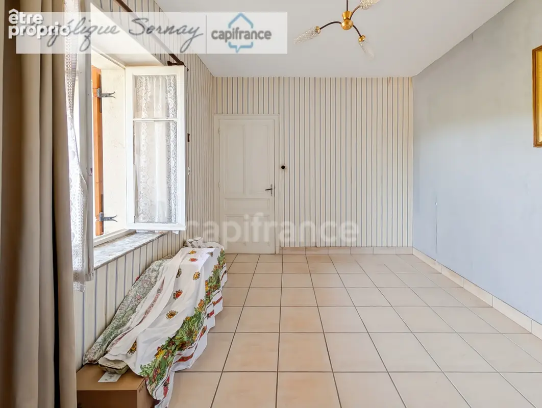 Louhans – 202 m² / 6 chambres / 2 500 m² / 4 garages – un potentiel rare ! - photo 14