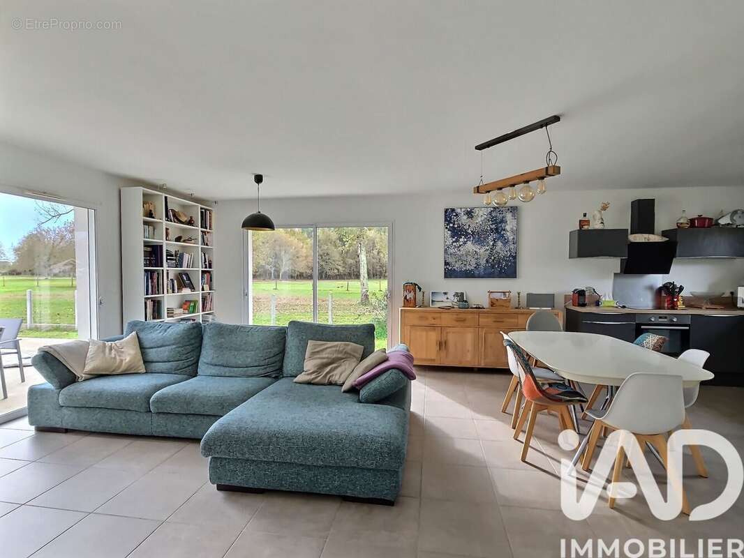 Photo 3 - Maison à SALLES