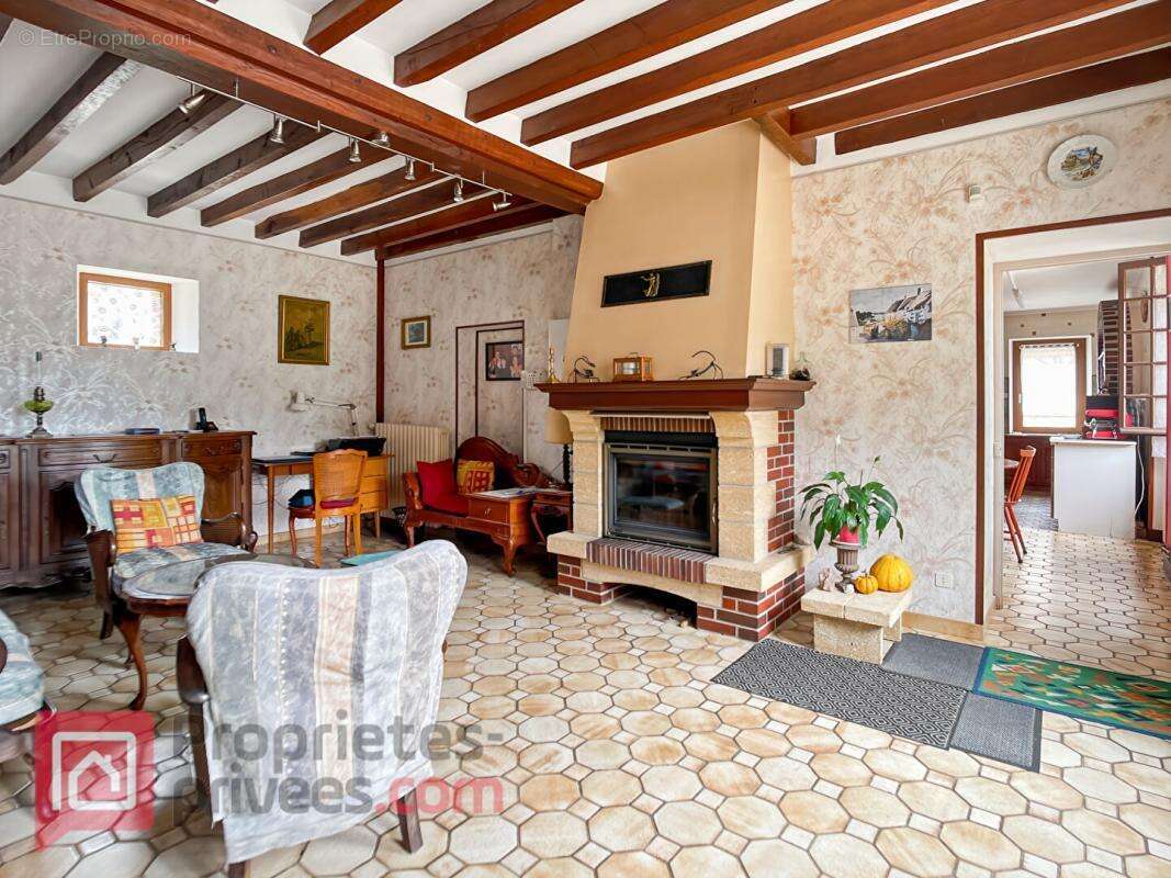 Maison à MONTIGNY-LA-RESLE