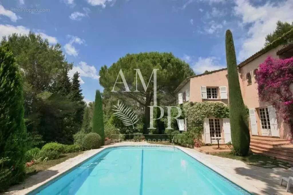 Maison à MOUGINS