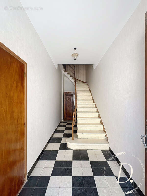 Maison 144 m² à Pomerols  - photo 2