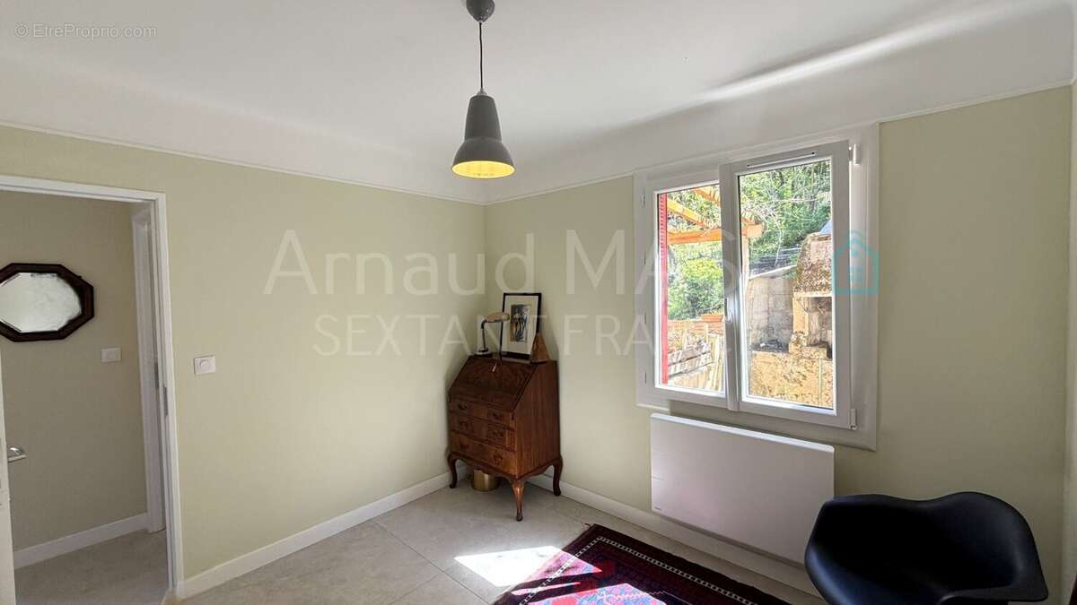 Pavillon de plain pied renove 64m² hab, jardin, terrasse, garage, cave, atelier, proche commodites - photo 13