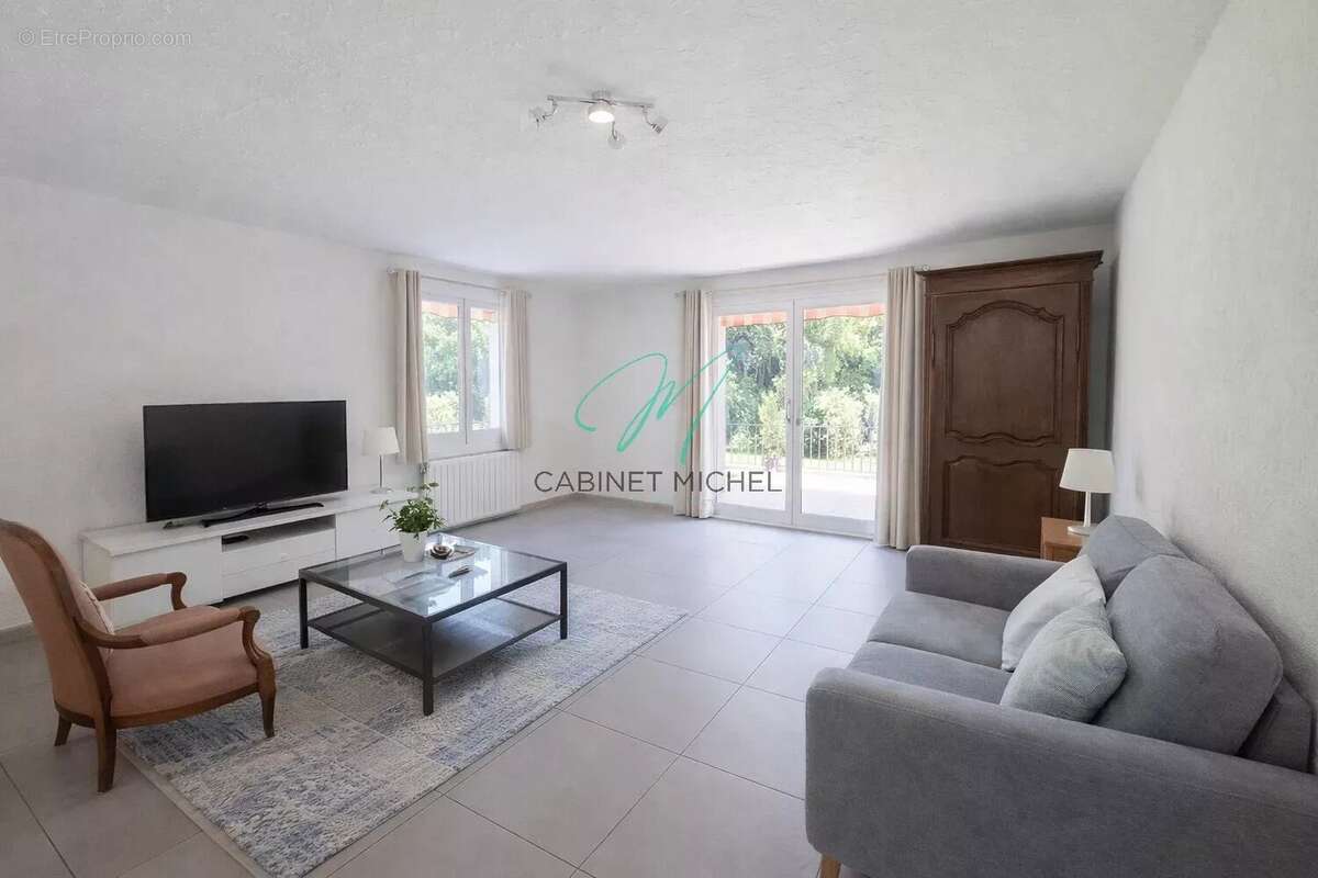 Maison à ROQUEFORT-LES-PINS