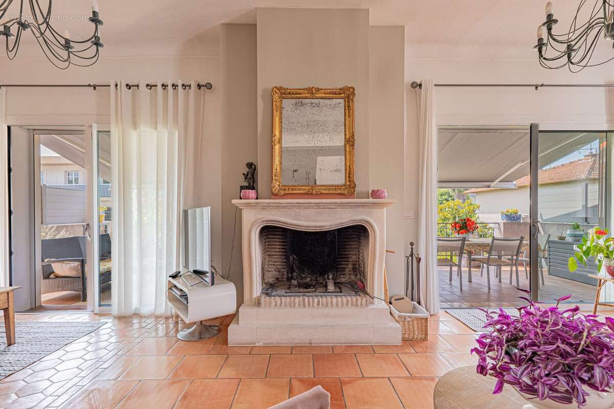 Maison à VALLAURIS