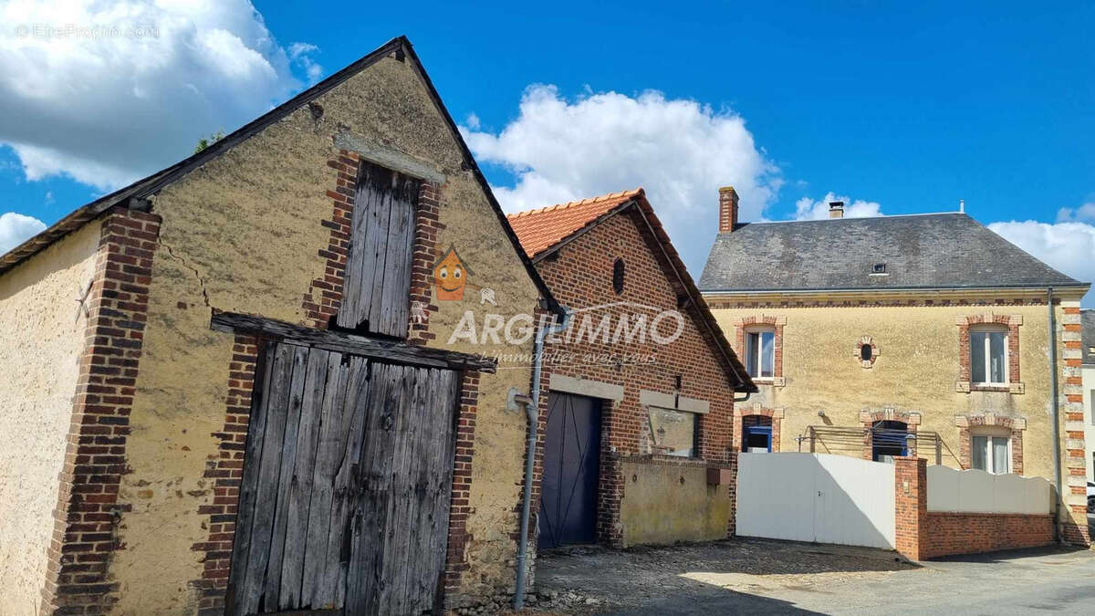 Maison à SAINT-CALAIS