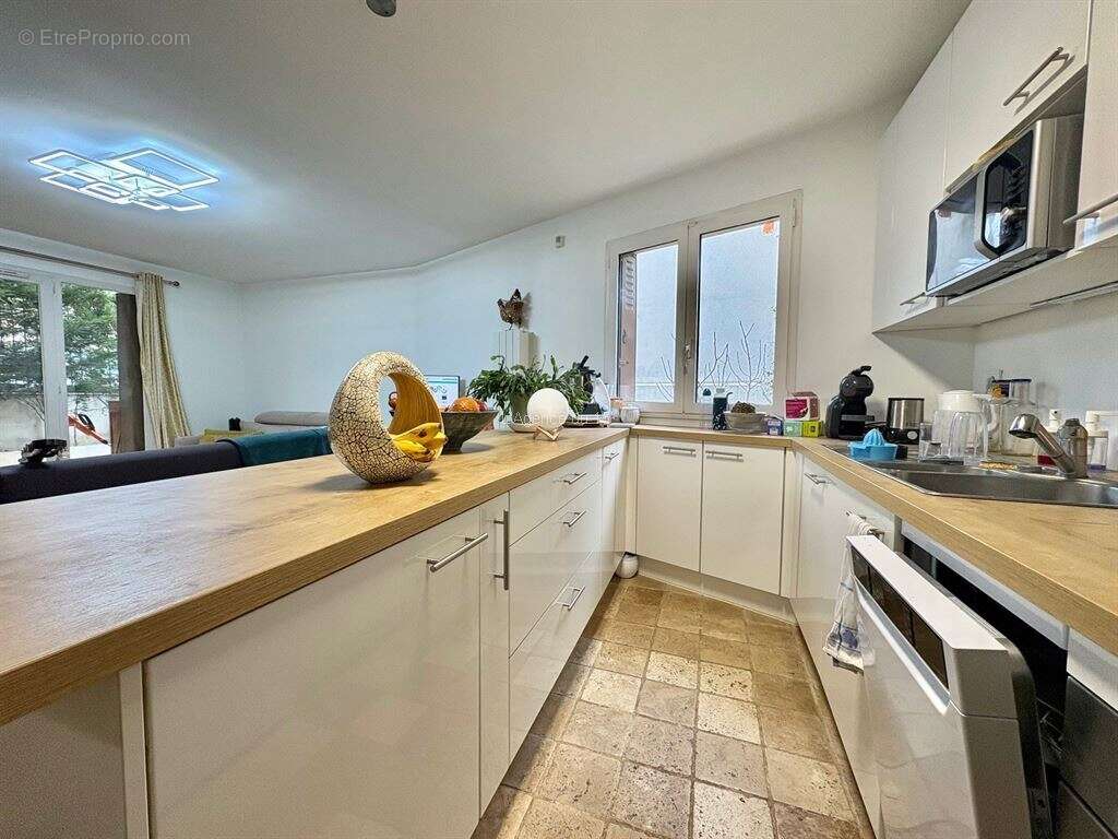 Appartement à ISSY-LES-MOULINEAUX