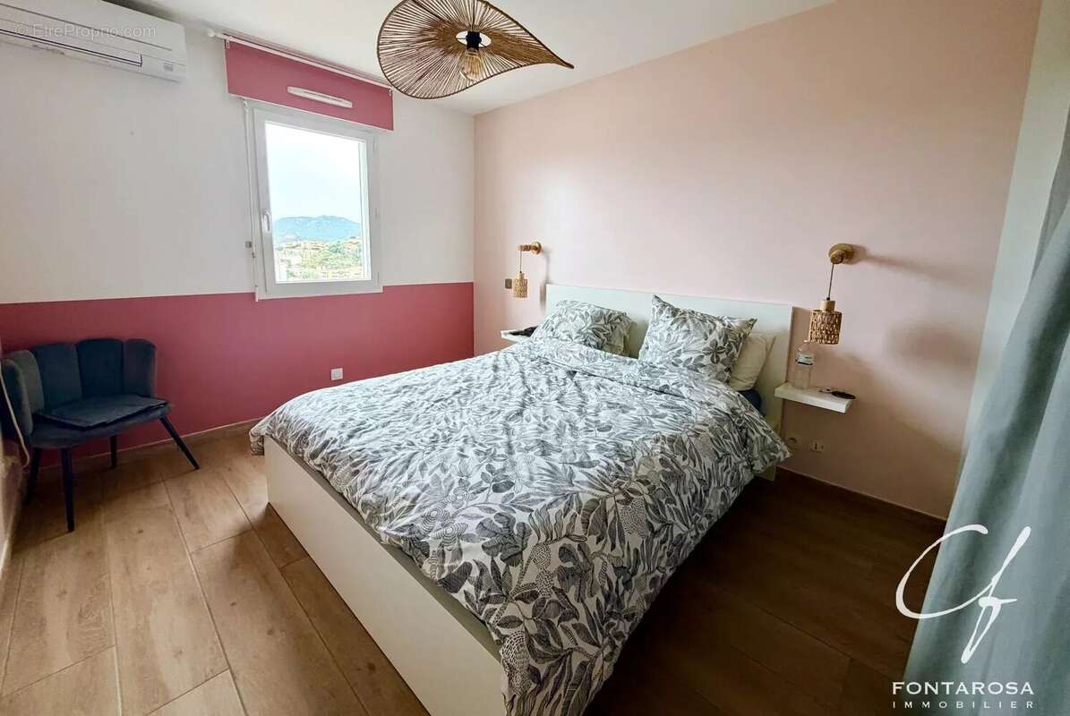 Saint-Raphaël – Appartement 2 pièces rénové avec terrasse, vue dégagée, parking et cave — vendu loué - photo 8
