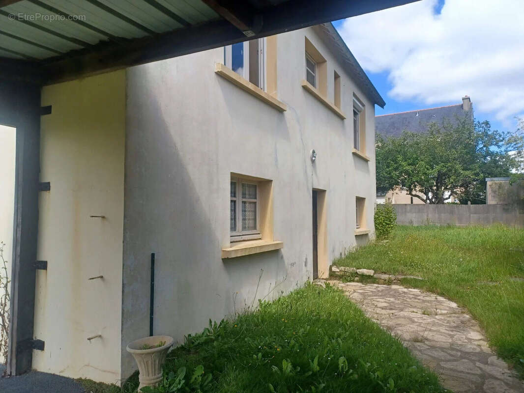 Maison à CARHAIX-PLOUGUER