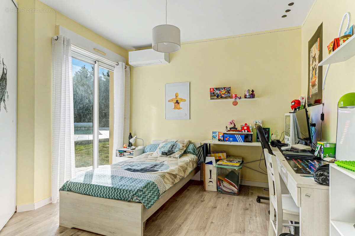 LAPEYROUSSE-FOSSAT Maison 200 m2 à vendre - photo 5