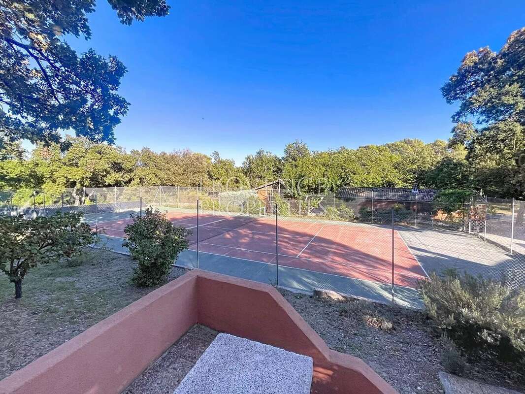 Maison à BESSE-SUR-ISSOLE