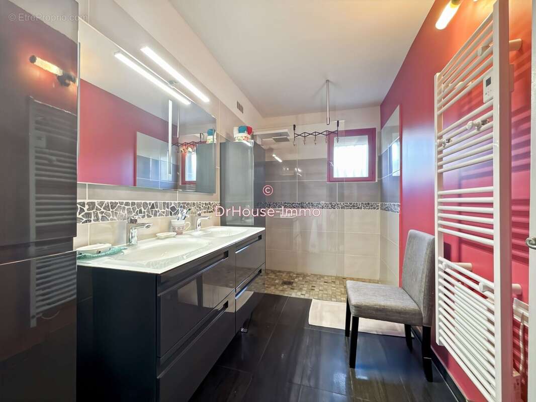 Maison à SAINT-HILAIRE-DE-BRETHMAS