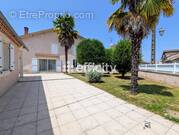 Maison à SAINT-LEON-SUR-L&#039;ISLE