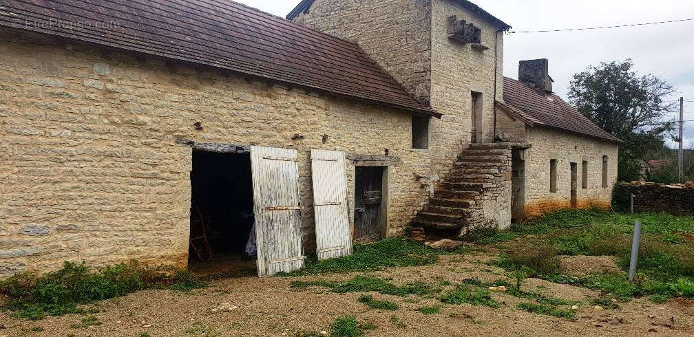 Ancien corps de ferme quercynois a renover - photo 4