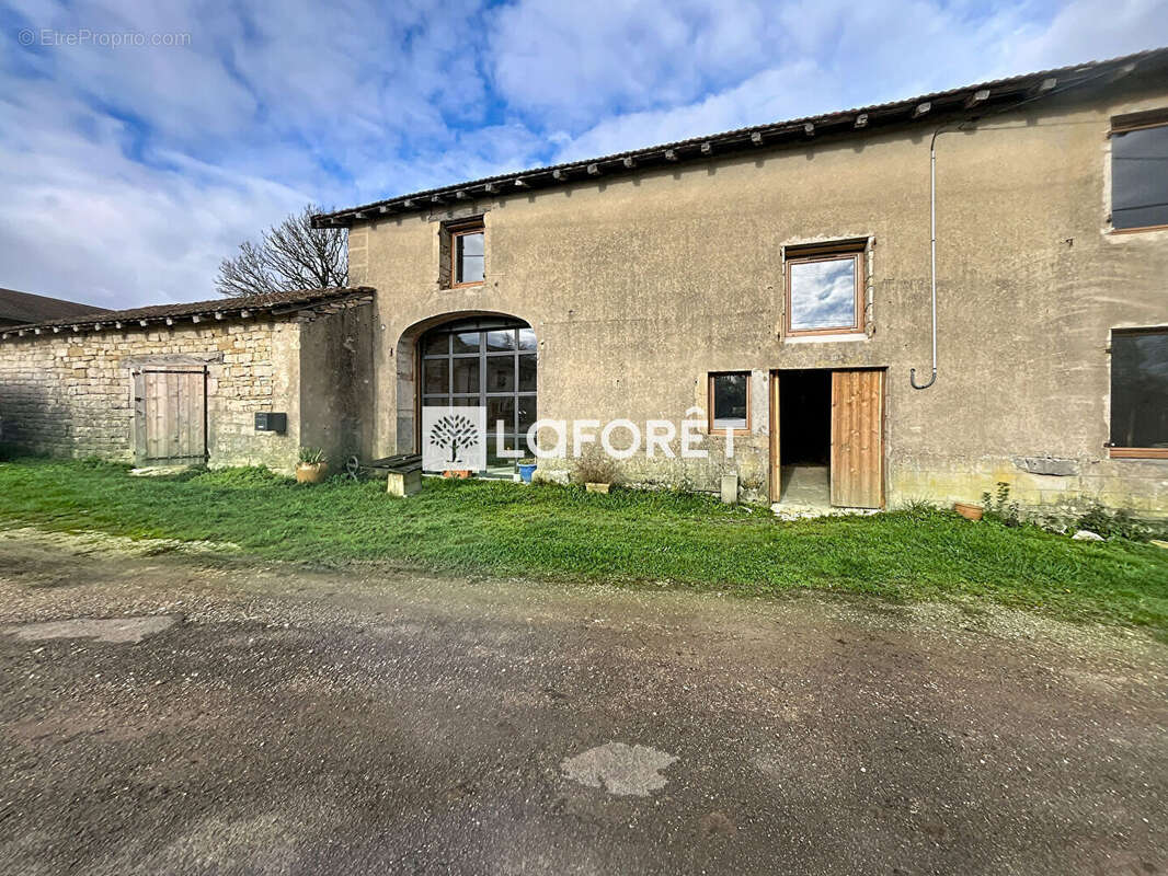 Maison à SAINT-JULIEN