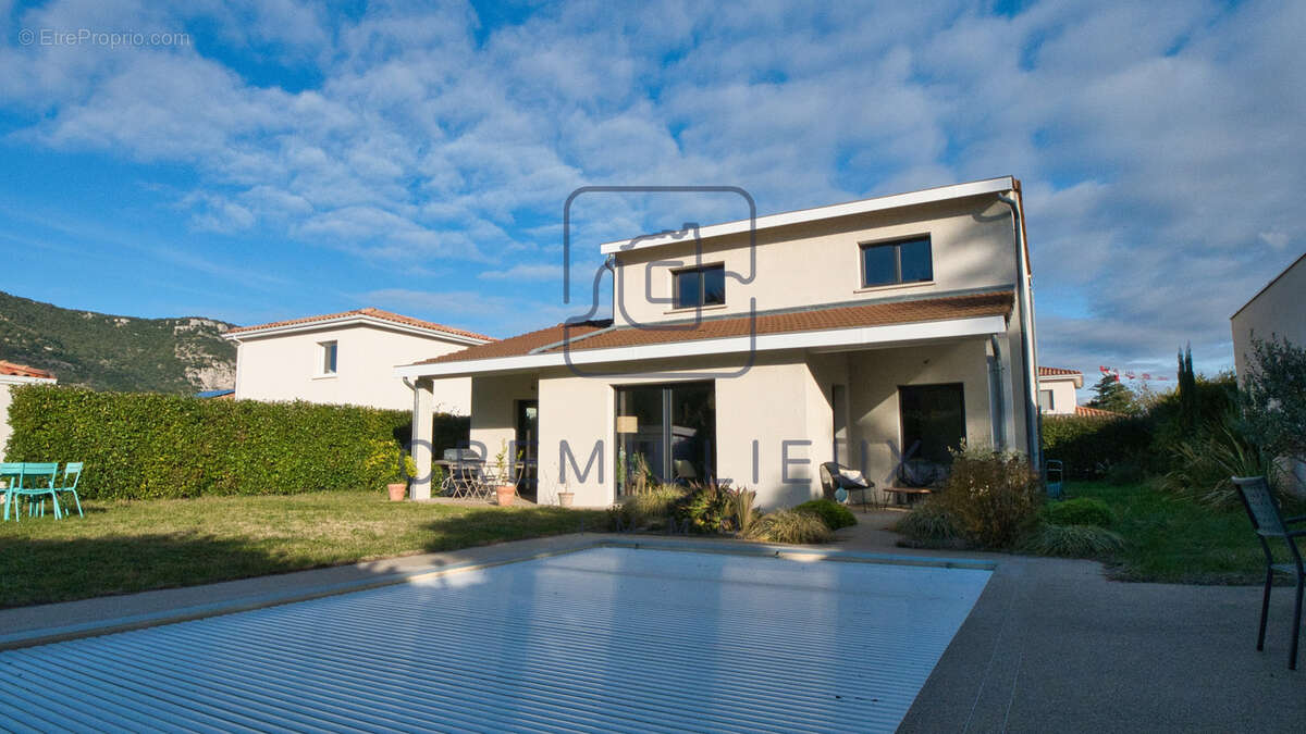 Maison à GUILHERAND-GRANGES