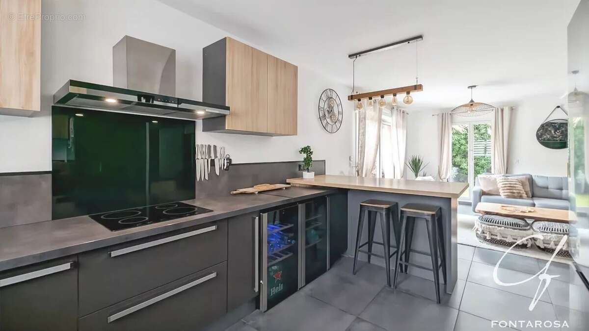 Maison à ROQUEBRUNE-SUR-ARGENS