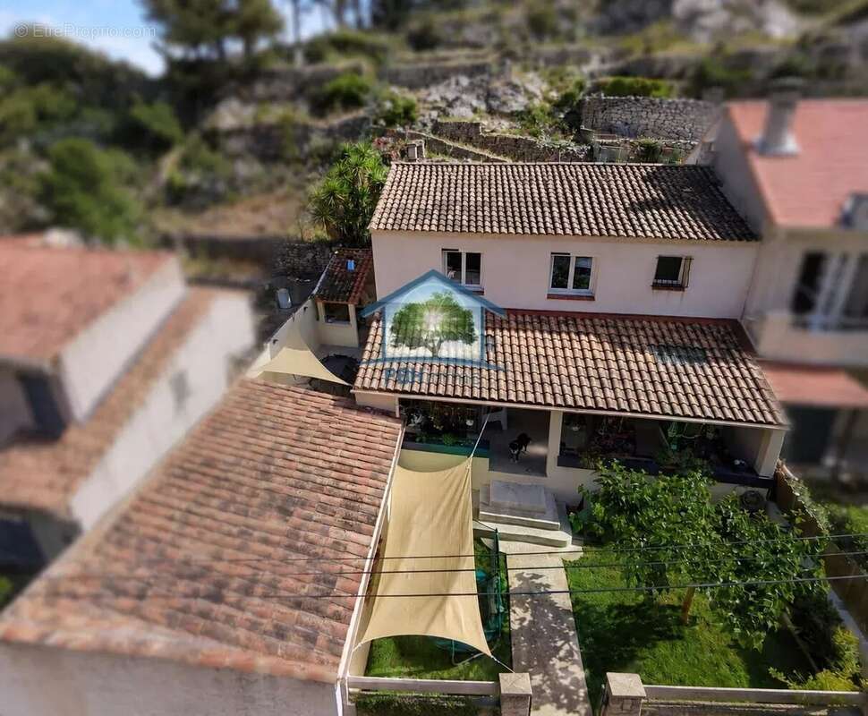 EN EXCLUSIVITÉ – Maison familiale 127 m² – Calme & Nature – Terrain 831 m²  Les Escourtines 13011 - photo 2