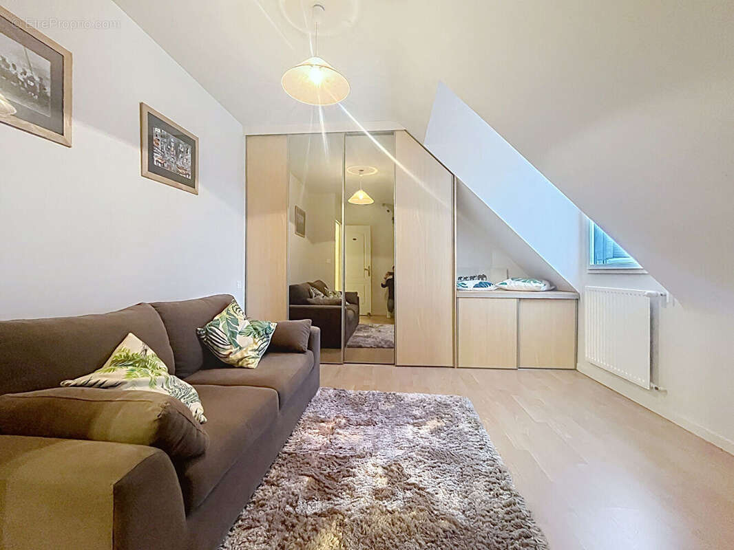 Maison 8 pièces sur un terrain de 1000 m² entièrement clos et arbore - photo 12