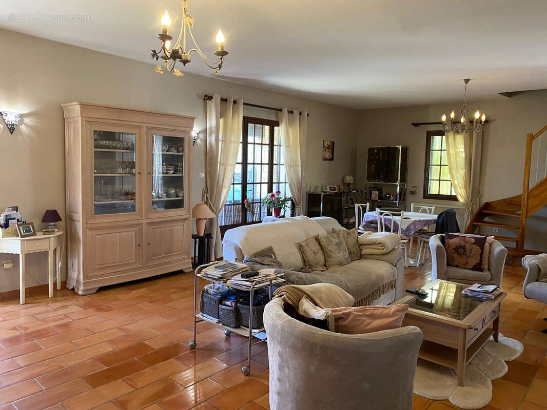 Maison à SAINT-QUENTIN-LA-POTERIE