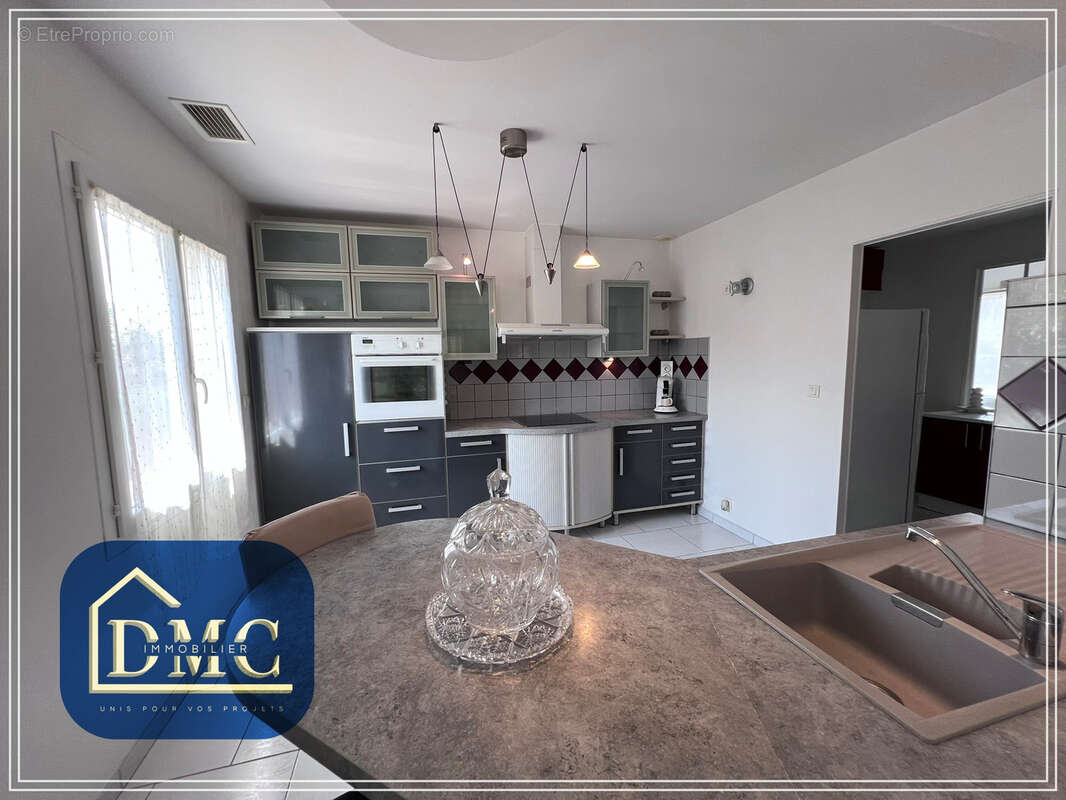 Belle maison familiale de 186 m2 avec piscine, studios indépendants et grand terrain paysagé - photo 15