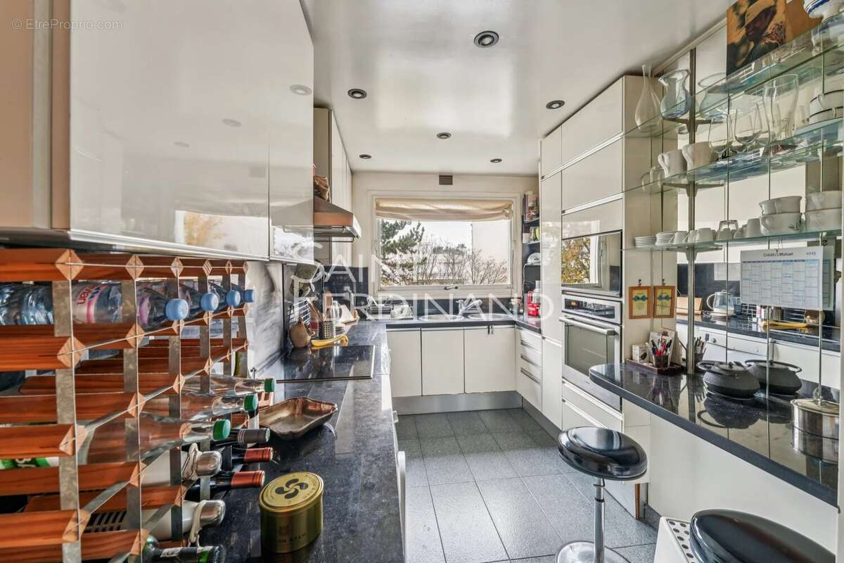 Appartement à NEUILLY-SUR-SEINE