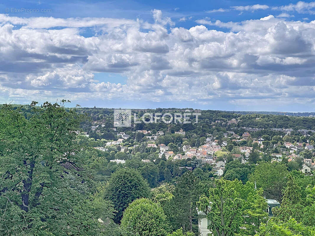 Appartement à LA CELLE-SAINT-CLOUD