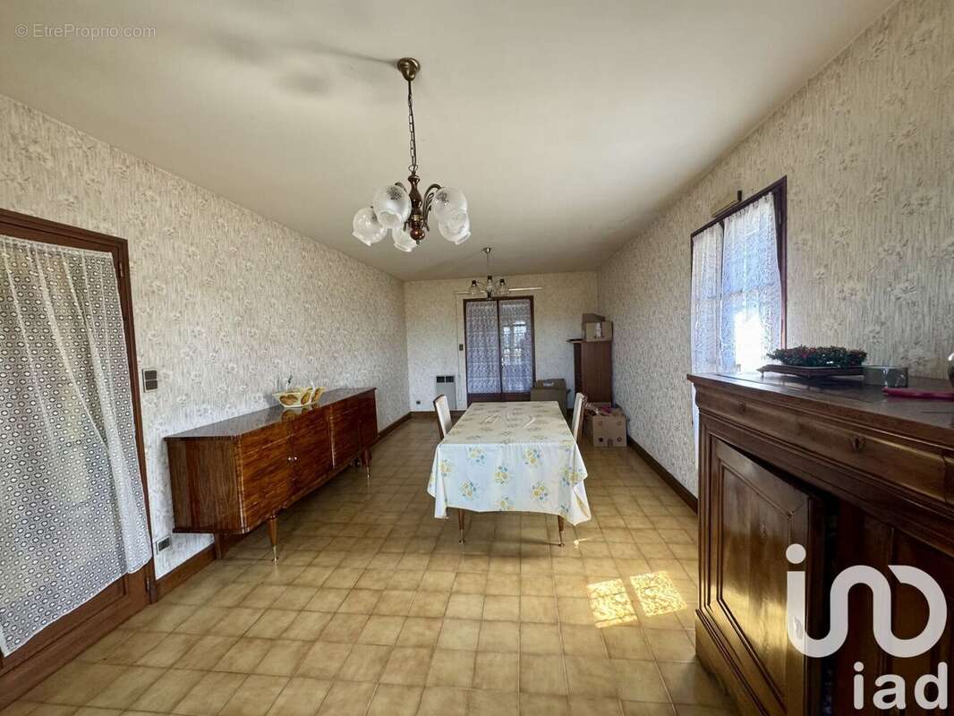 Photo 4 - Maison à CHAMPAGNE-ET-FONTAINE