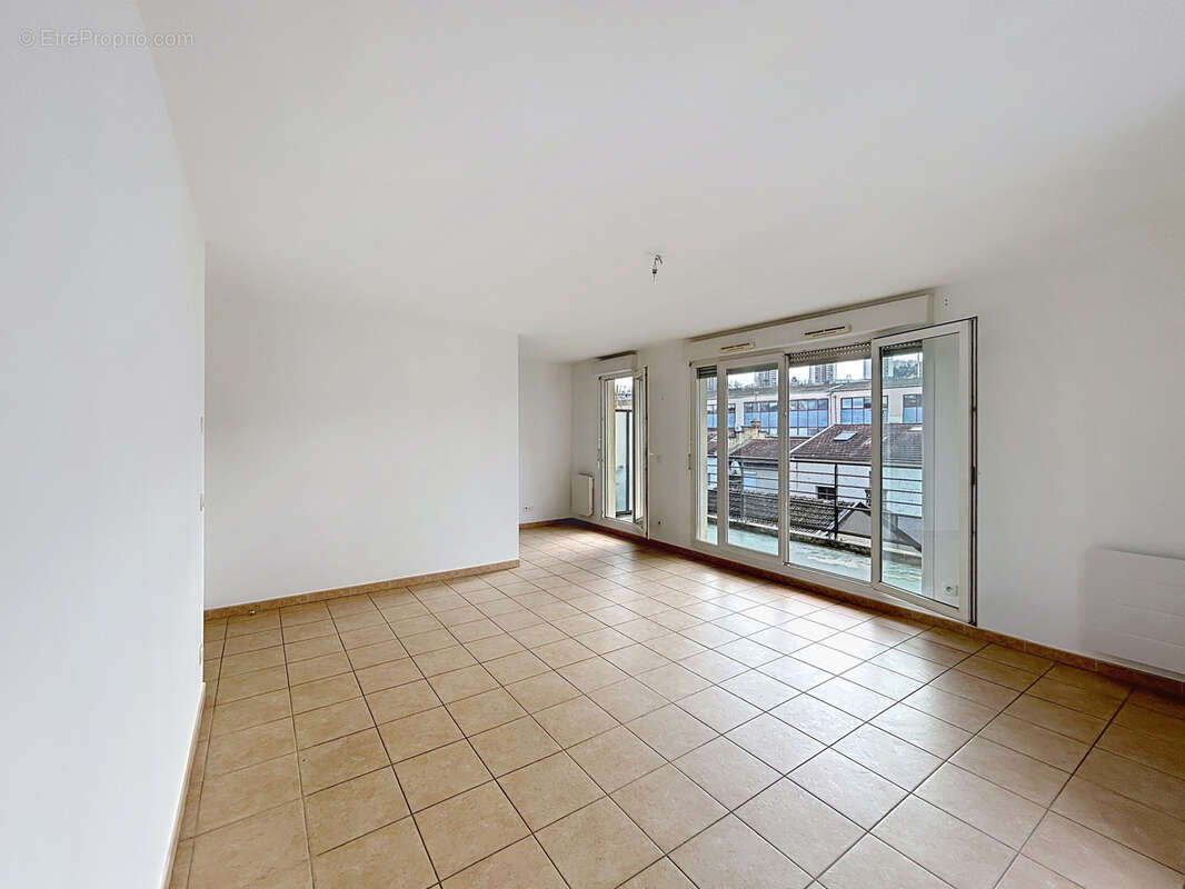 Appartement à LYON-9E