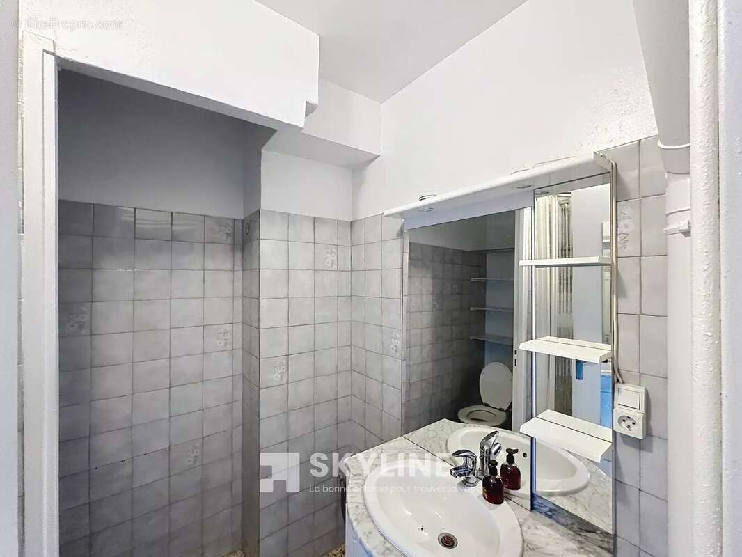 Appartement à MARSEILLE-4E
