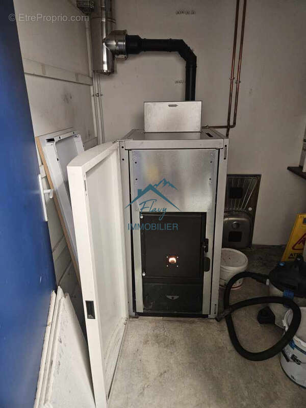 Autre à LE SYNDICAT