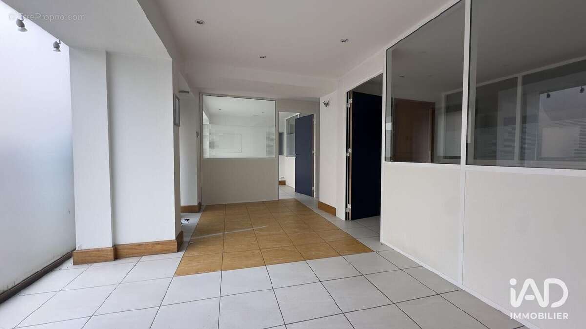 Photo 3 - Commerce à TRAPPES