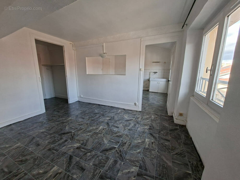 Appartement à SAINT-ETIENNE