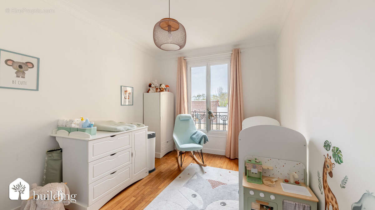 Appartement à COURBEVOIE