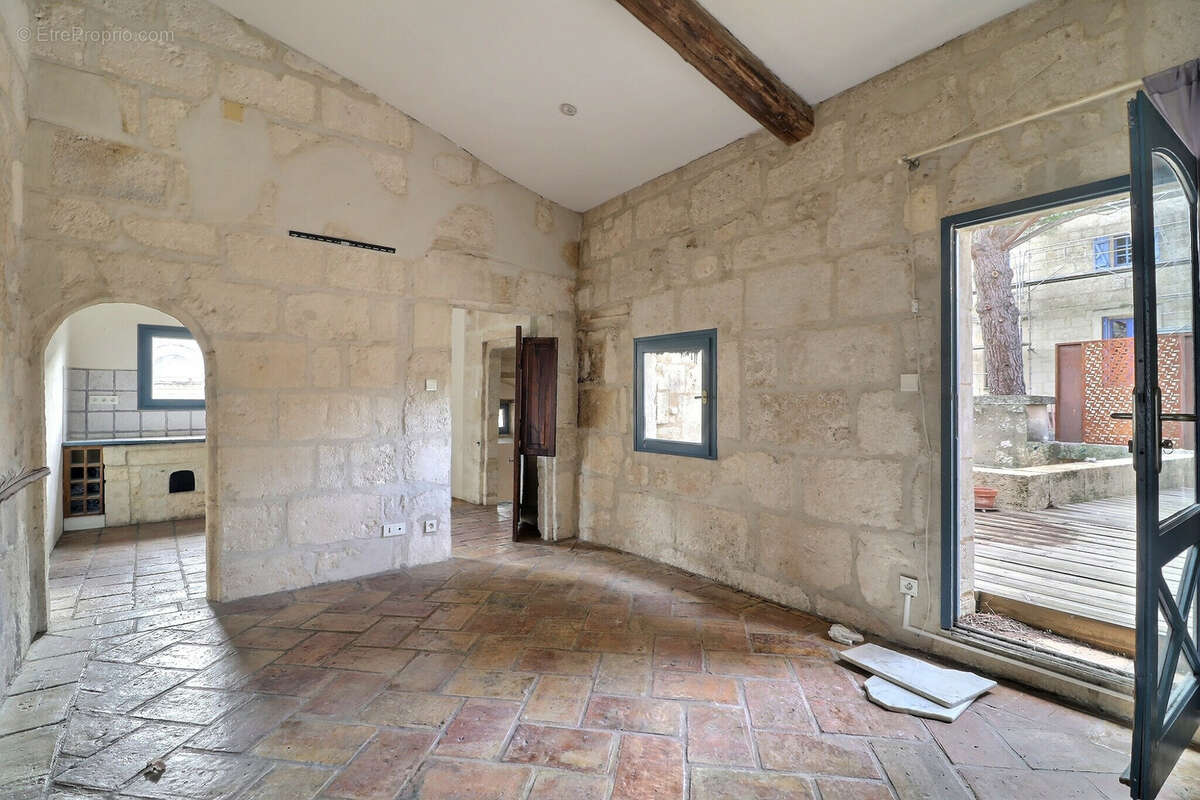 Maison à SAINT-BRES