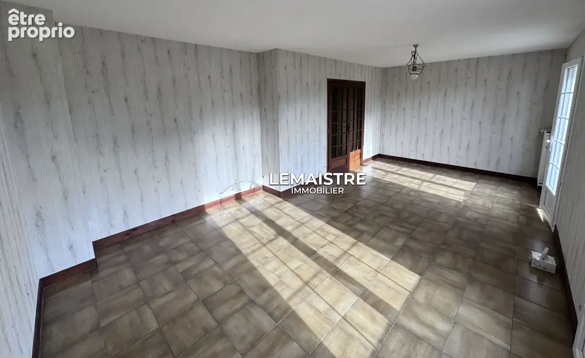 Maison à vendre - Goderville  centre- 120 m² - 5 chambres - Vie de plain-pied - Sous-sol - DPE D - photo 8