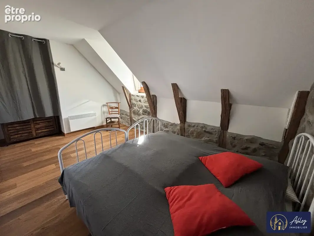 Maison 5 pièces CHAMPS-SUR-TARENTAINE (Cantal)