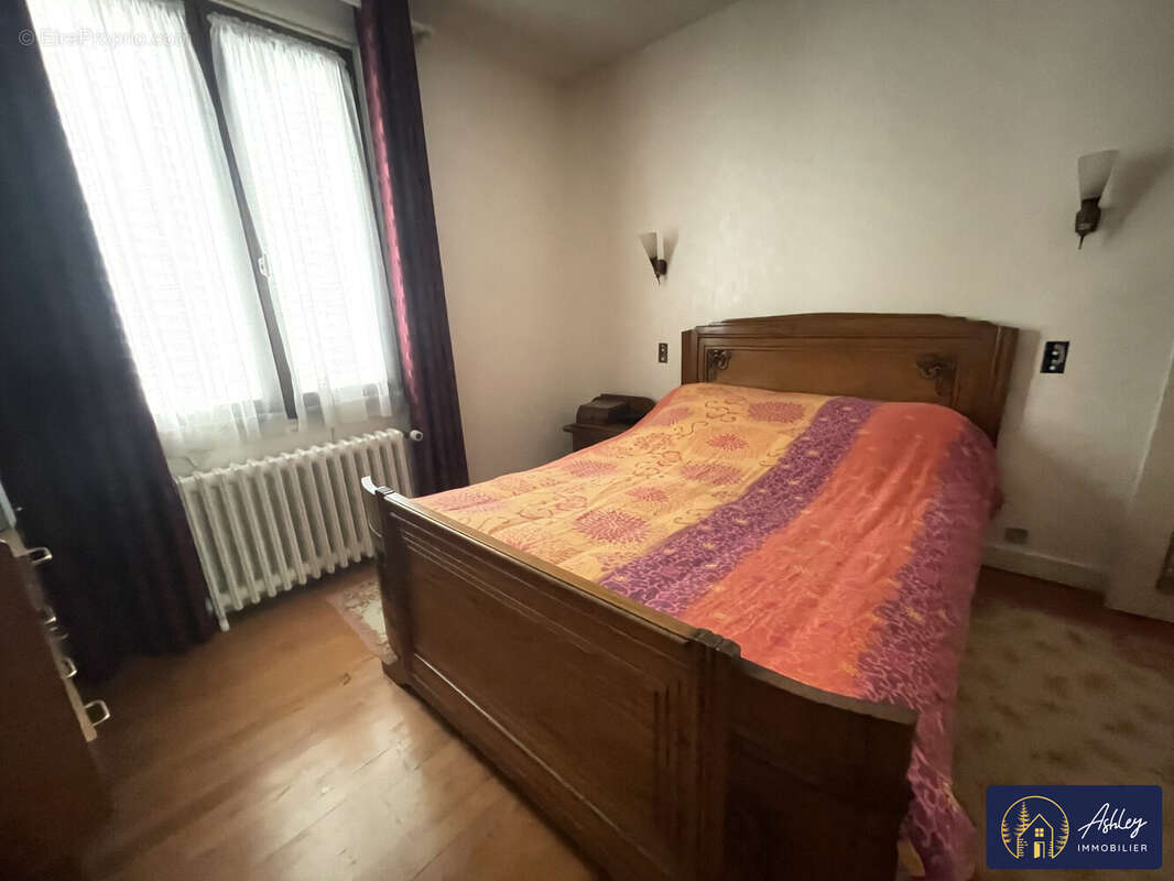 Maison à CHAMPS-SUR-TARENTAINE-MARCHAL