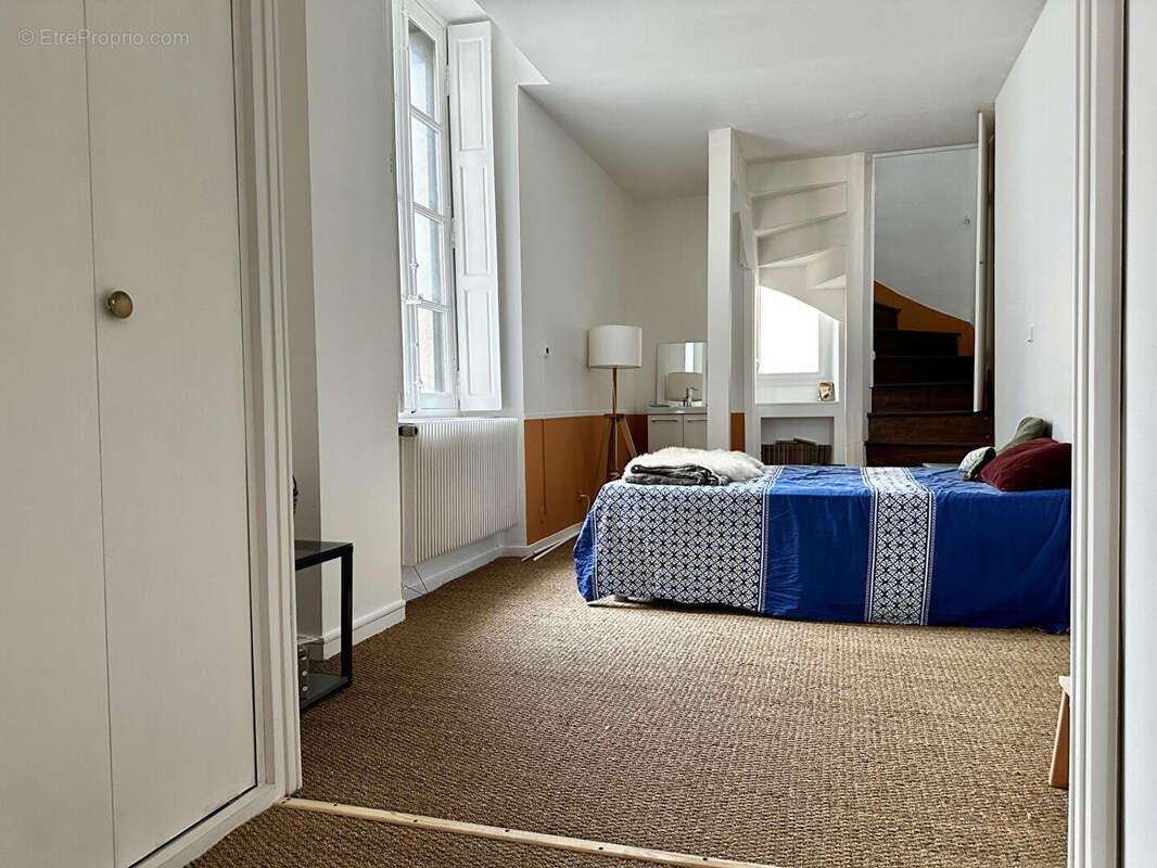 Dijon prefecture : appartement 5 pieces + parking - photo 7