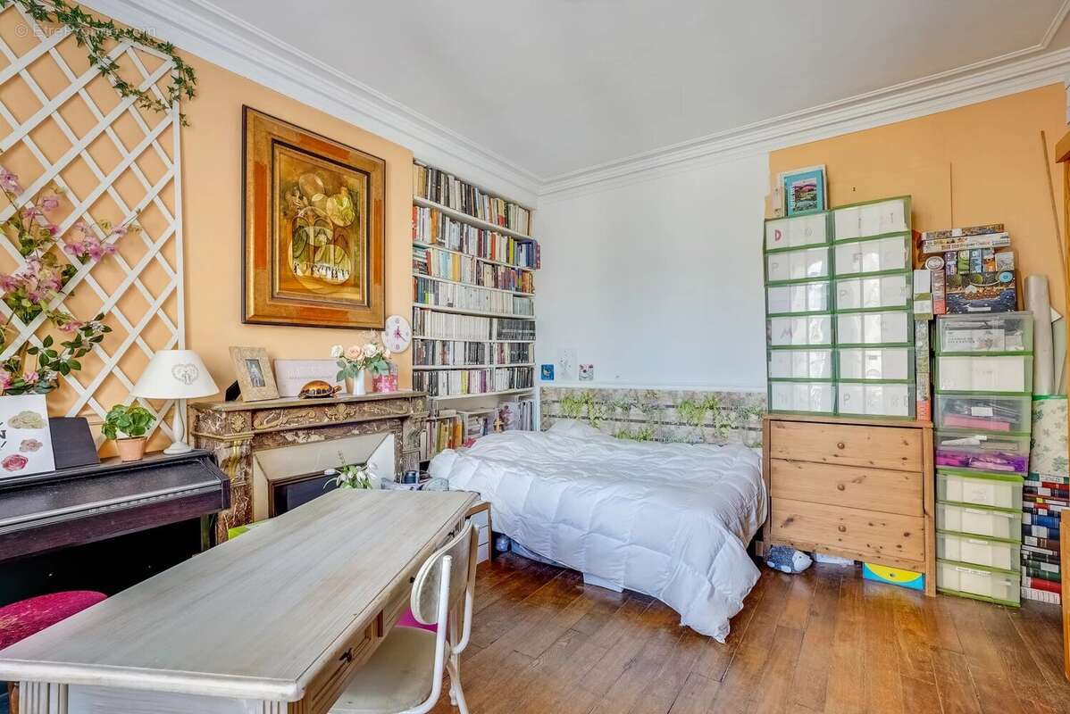 Appartement à PARIS-4E