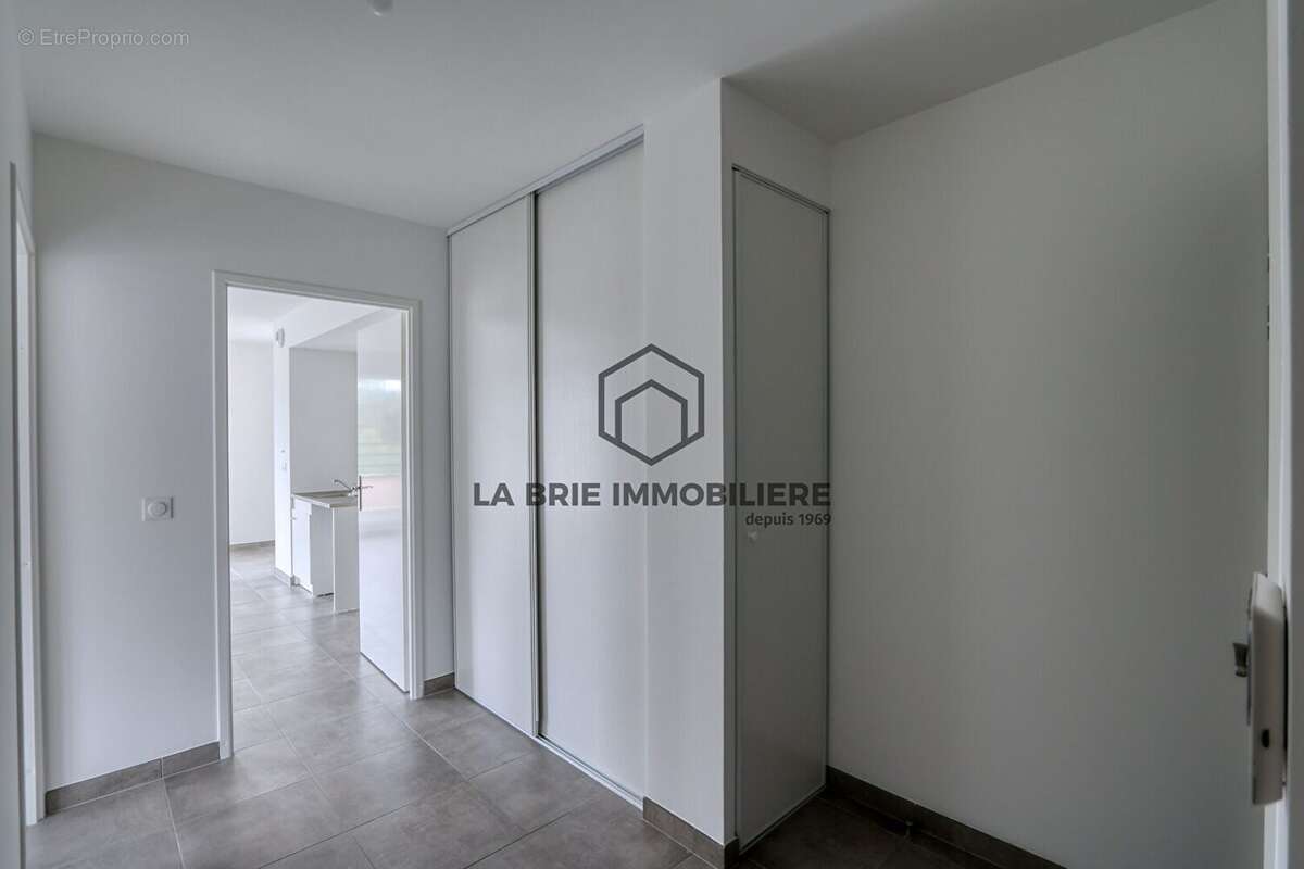 Appartement 51 m² à Emerainville  - photo 4