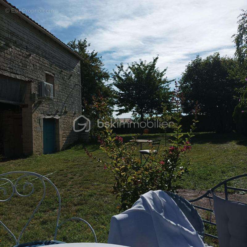 deumeure en pierre - photo 3