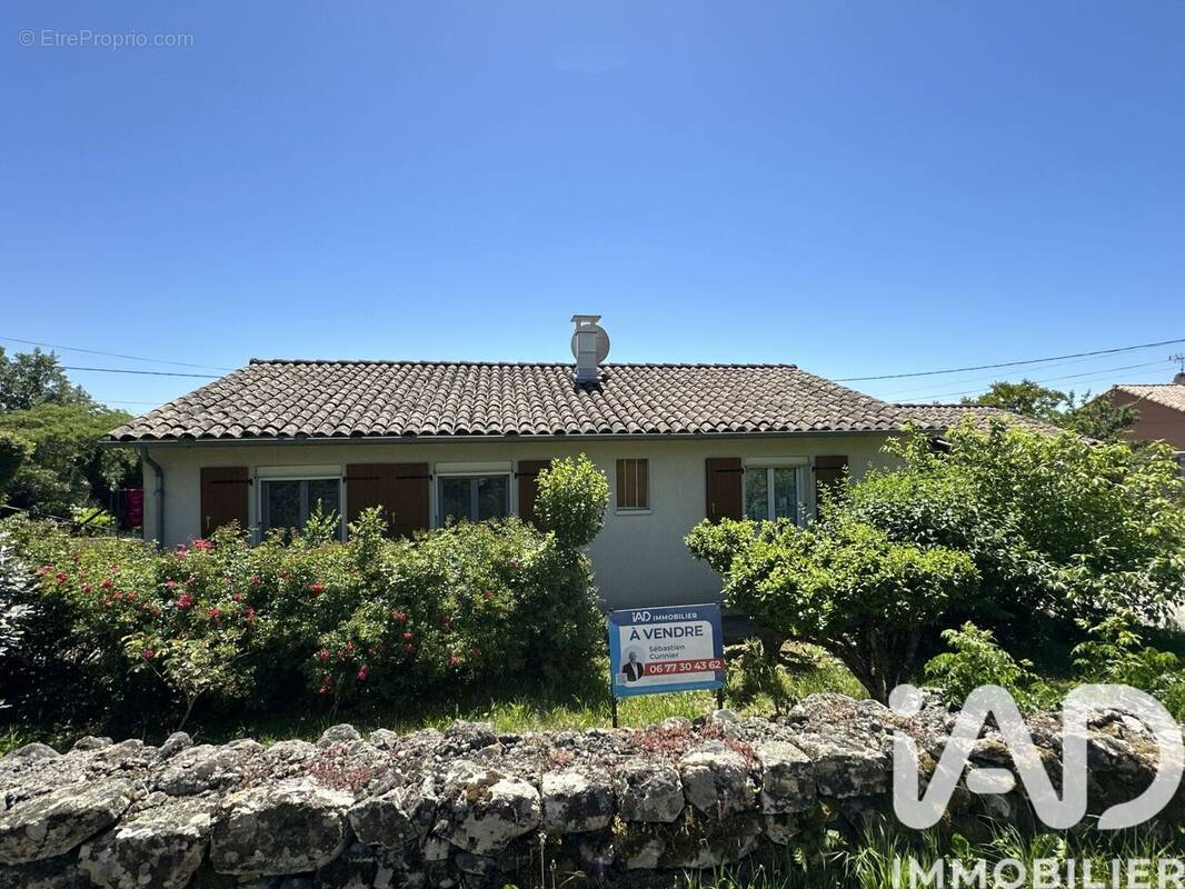 Photo 1 - Maison à CHASSIERS