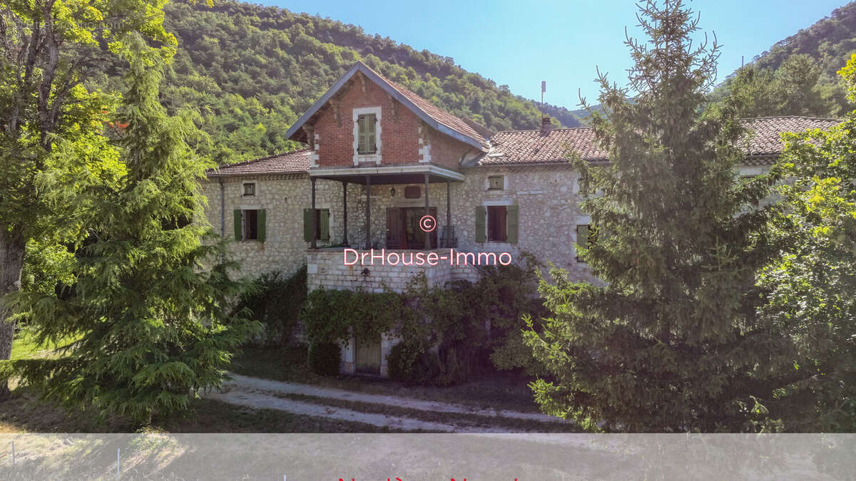 Maison à MONTCLAR-SUR-GERVANNE