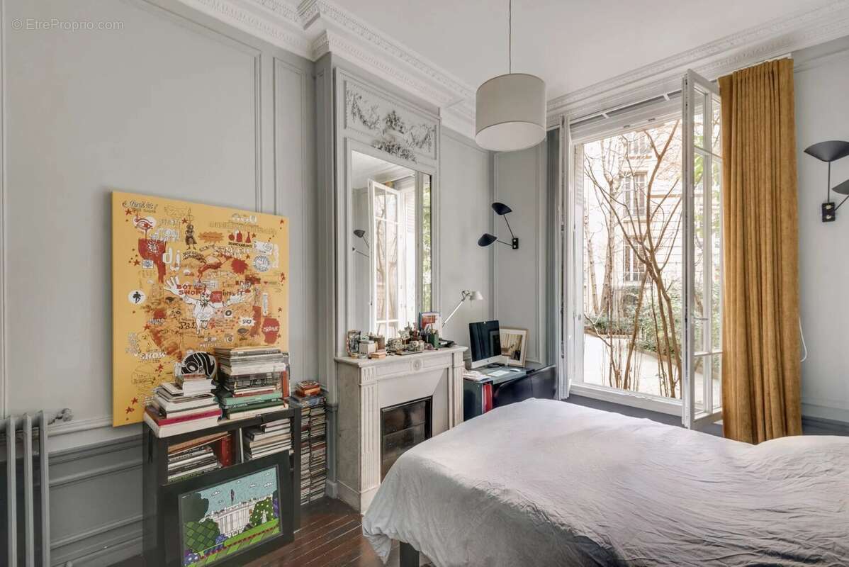 Appartement à PARIS-17E