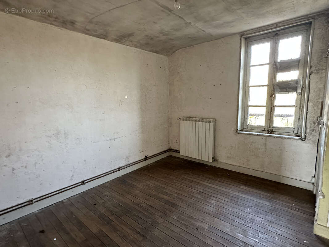 Maison à SAINT-JEAN-D&#039;ANGELY