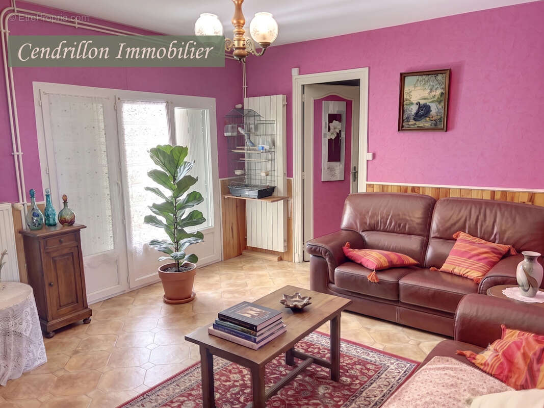 Charmante maison indépendante sur une parcelle de 1203 m2 Venez découvrir cette belle maison indépendante offr - photo 5