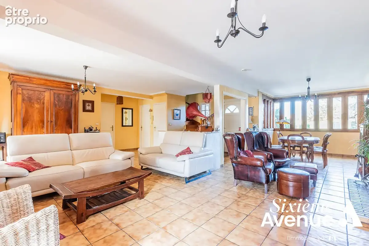 Maison individuelle disposant de 5 chambres, édifiée sur un sous-sol total! - photo 4