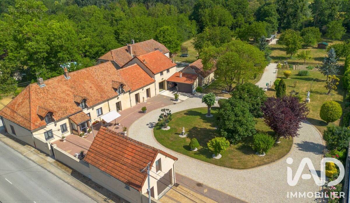 Photo 1 - Maison à CHARNY-LE-BACHOT