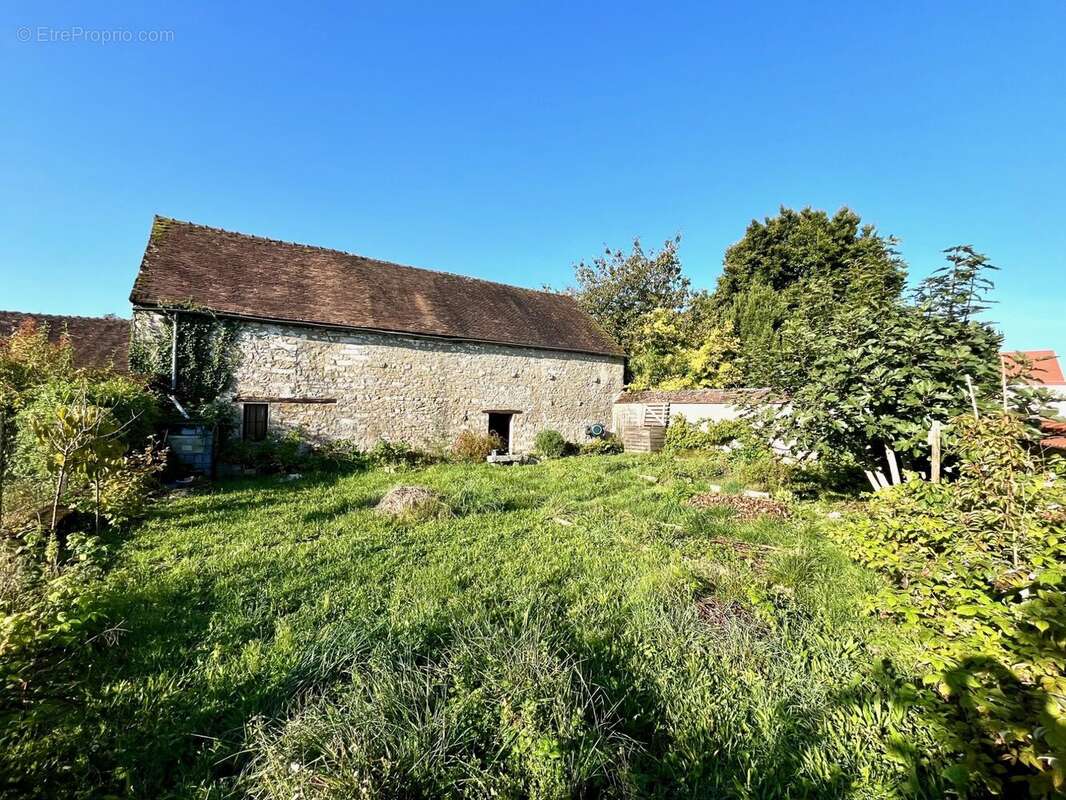 Maison à LA CHAPELLE-LA-REINE