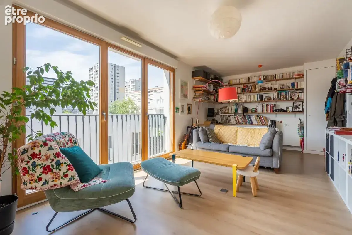 Dernier étage avec terrasse, parking et 3 chambres – T4 familial - photo 3